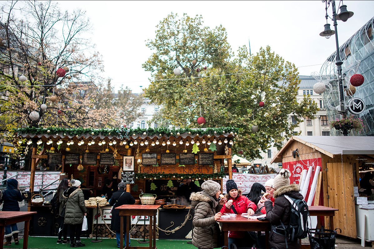Vásárnyitó a Vörösmarty téren szombaton!