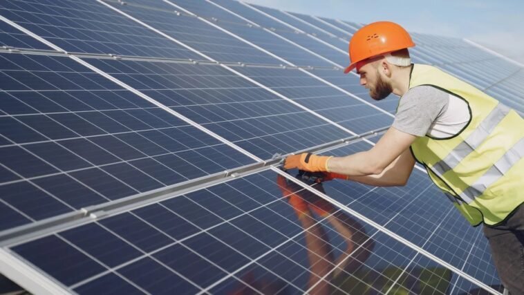 Energiafüggetlenség ipari méretekben: A naperőművek lízingelésének előnyei